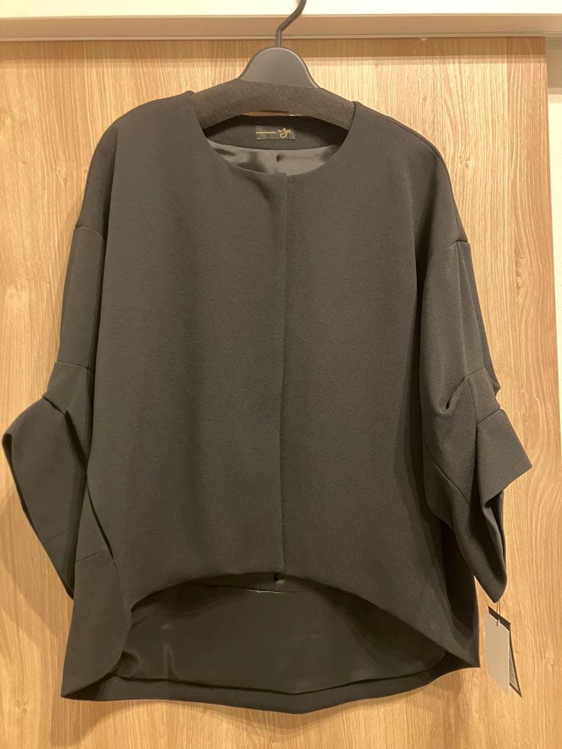 【新品タグ付】Aga アームギャザージョーゼットジャケット （ブラック）