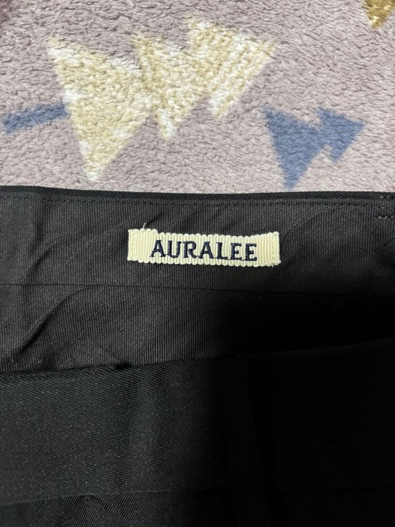 パンツ Light Wool Max Gabardine Two-Tuck Slacks