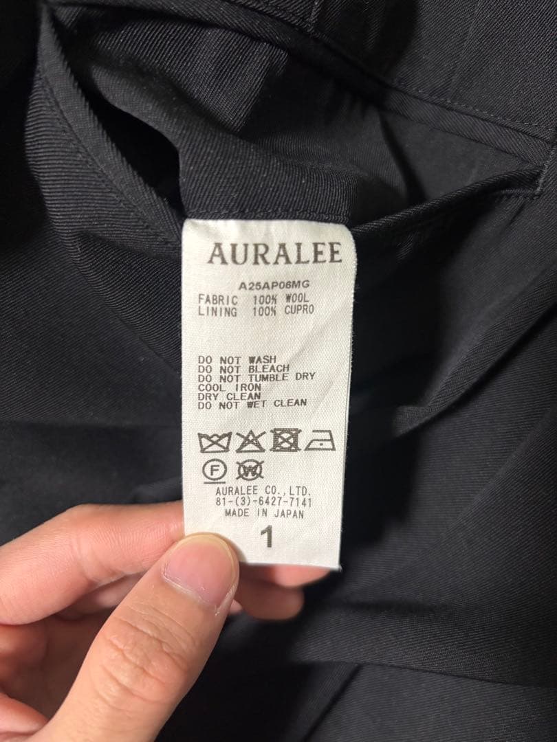 パンツ Light Wool Max Gabardine Two-Tuck Slacks