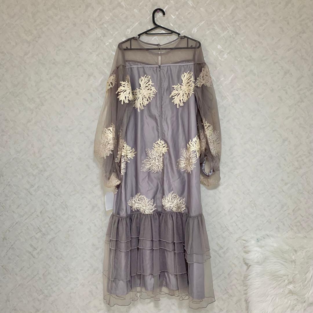 週末限定値下げ　niana フラワー 刺繍ティアードフリルドレス Aライン