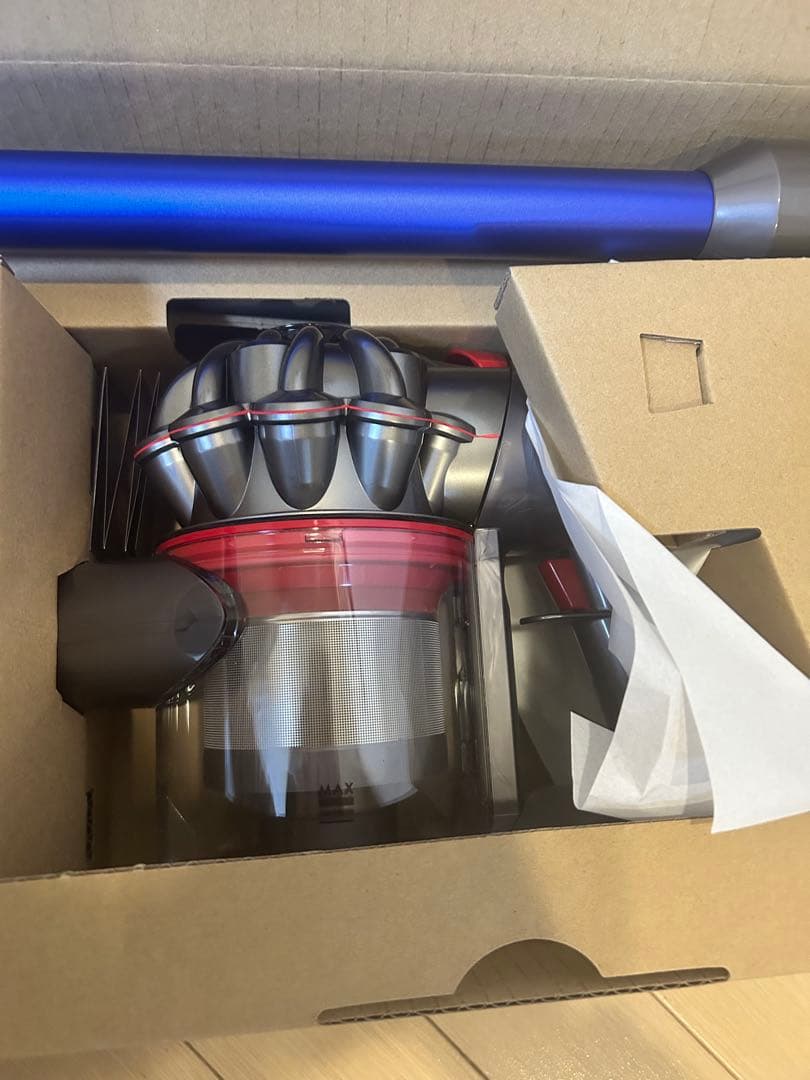 新品未使用Dyson V8 Slim Fluffy Extra へッド以外全て