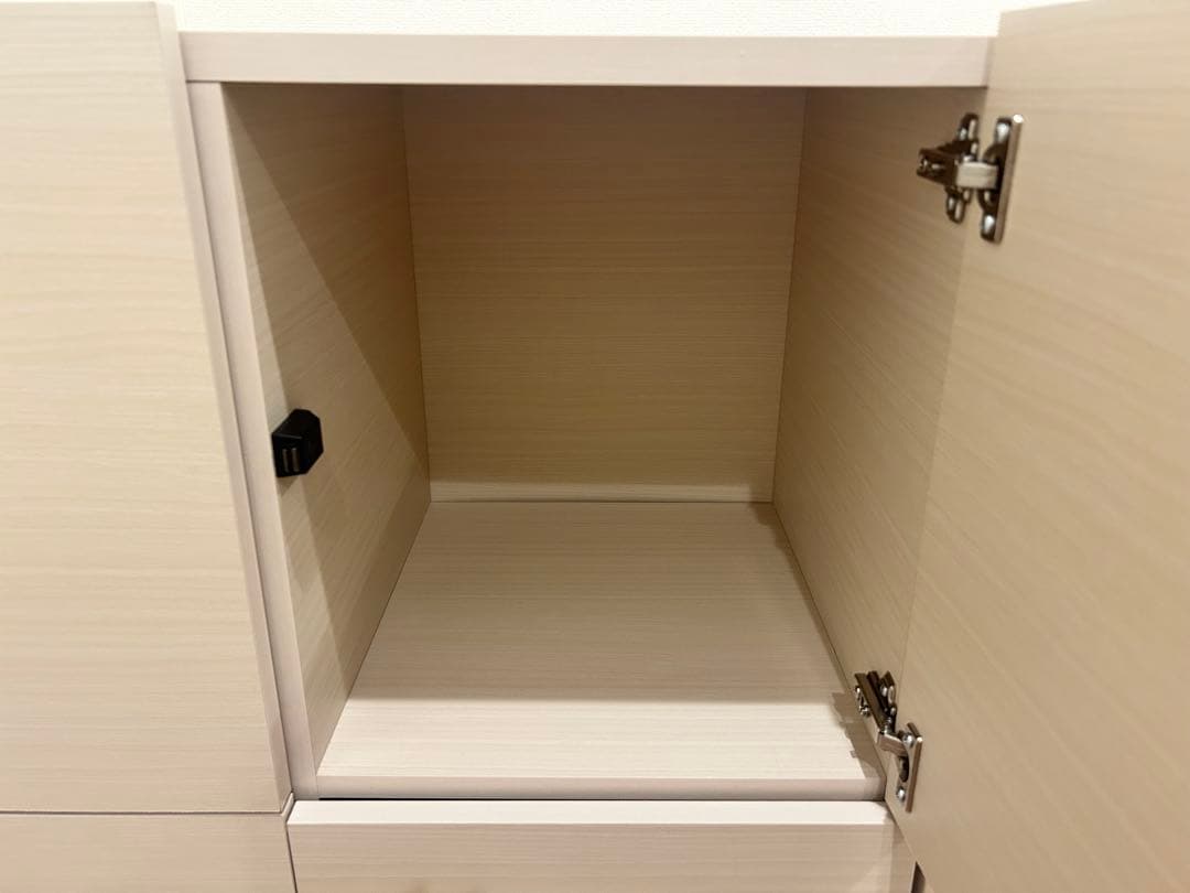 ★美品★ ニトリ 6枚ドアキャビネット