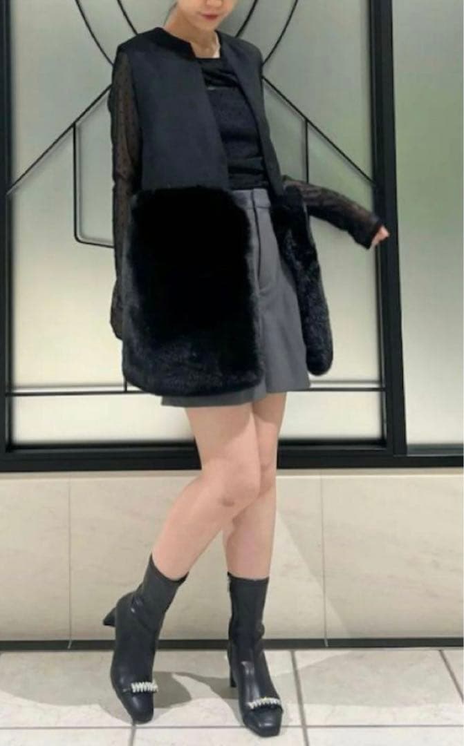 CELFORD セルフォード ☆2024完売裾ファーロングジレ 黒　未使用