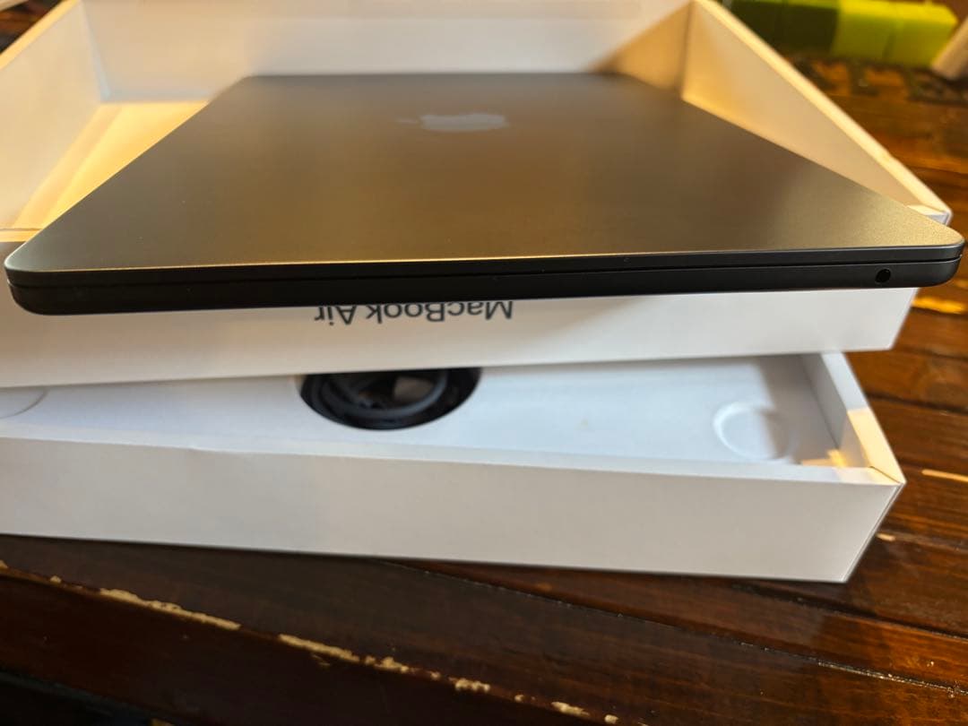 MacBook Air M4 13インチミッドナイト 256GB SSD