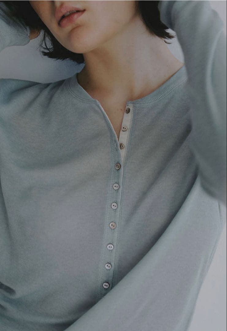 新作 ETRE TOKYO ウールフライスヘンリーネックプルオーバー アイボリー