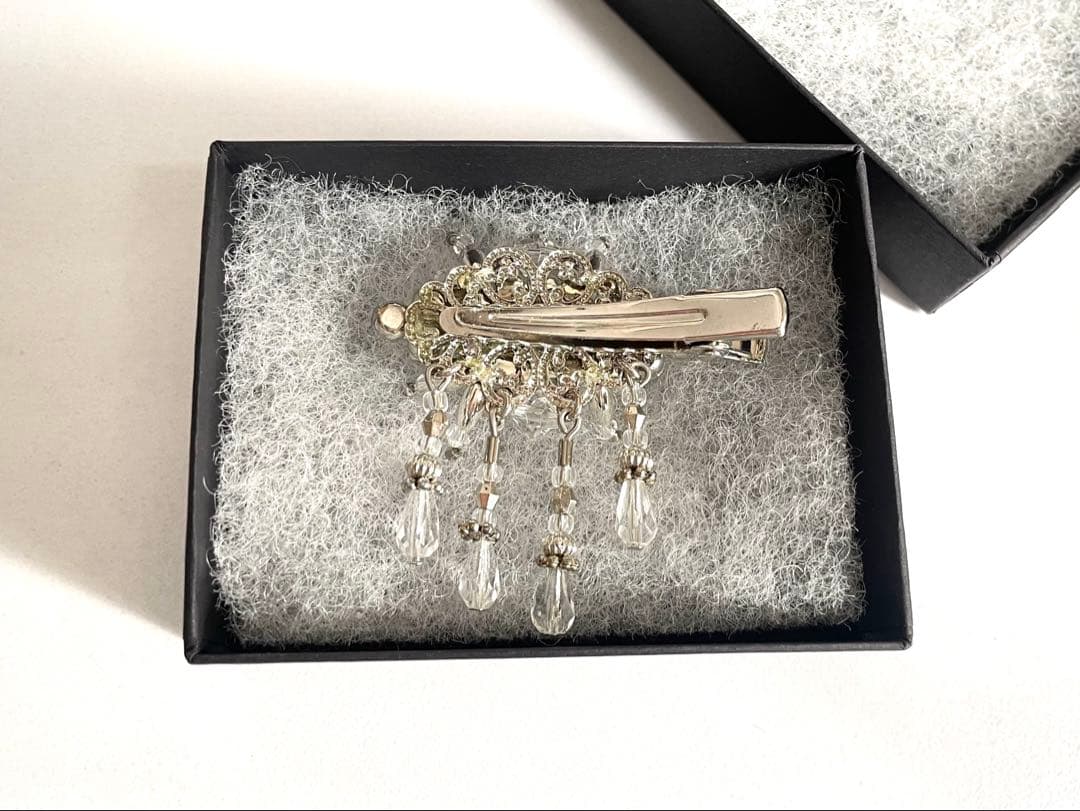 Tanaka Daisuke / crystal hair clip 左用