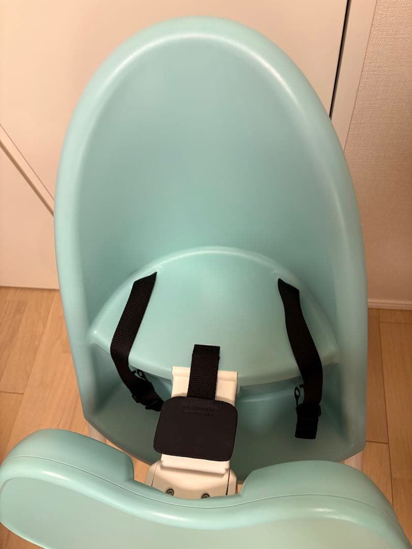 BabyBjörn 折りたたみハイチェア 抜け出し防止　離乳食　ベビービョルン