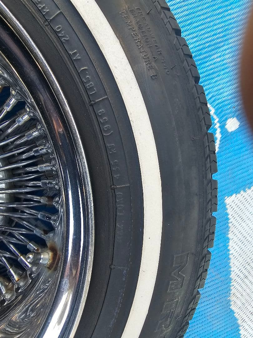 ワイヤホイール13インチタイヤ付き2本セツトキャデラック ローライダー インパラ