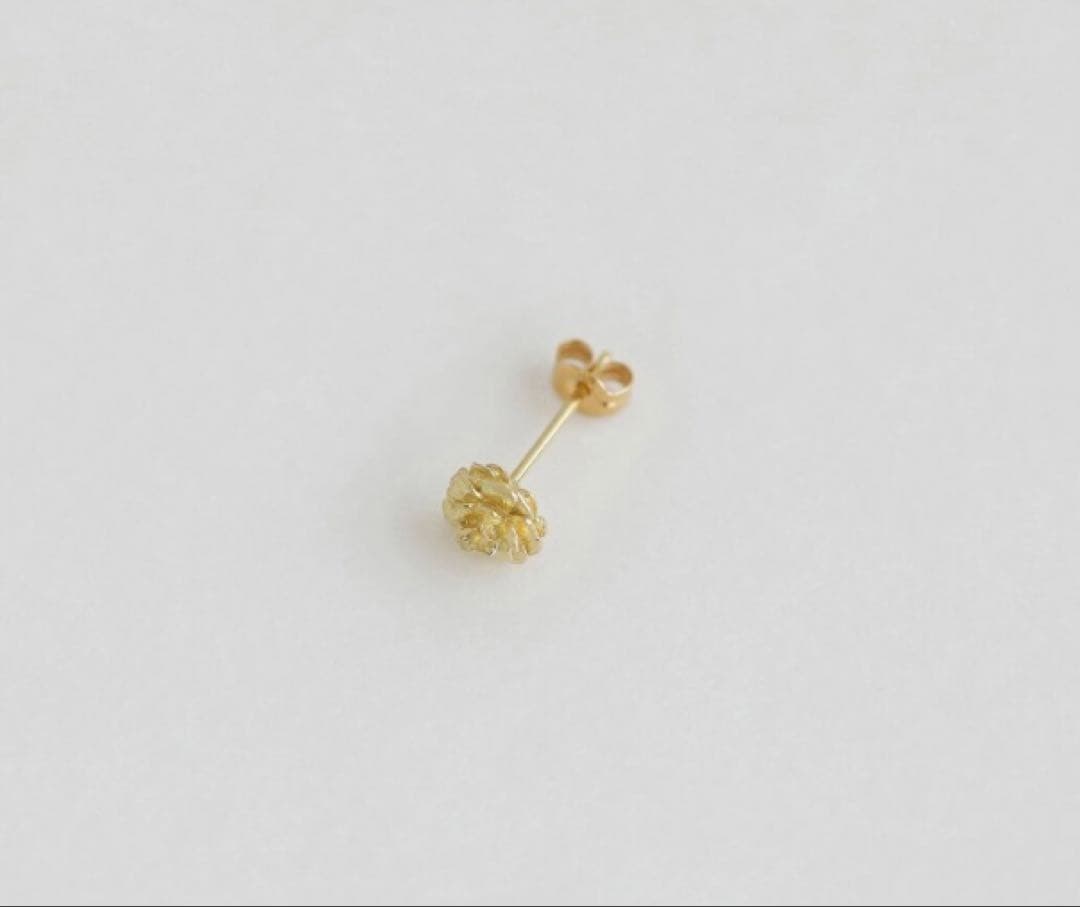 ⭐︎最終値下げ！【Pfutze】 プフッツェ 霞草 シングルピアス