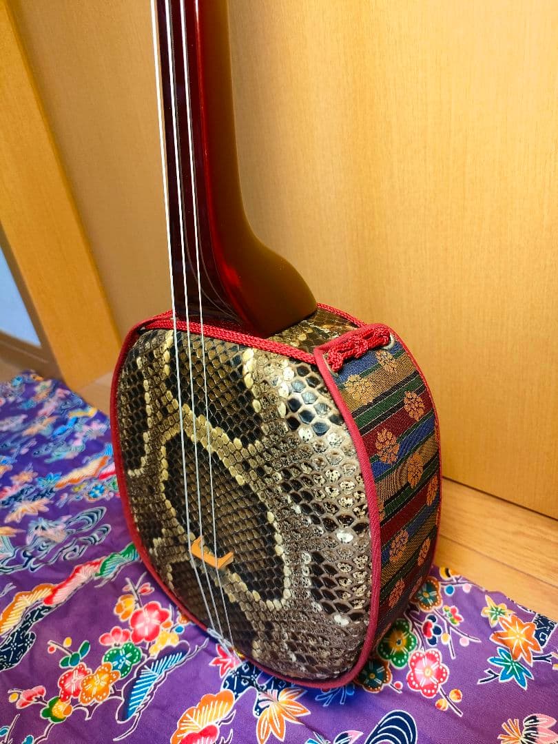 真壁型 ボルドー沖縄三線セット 両面本皮強化二重張り 琉球 三味線