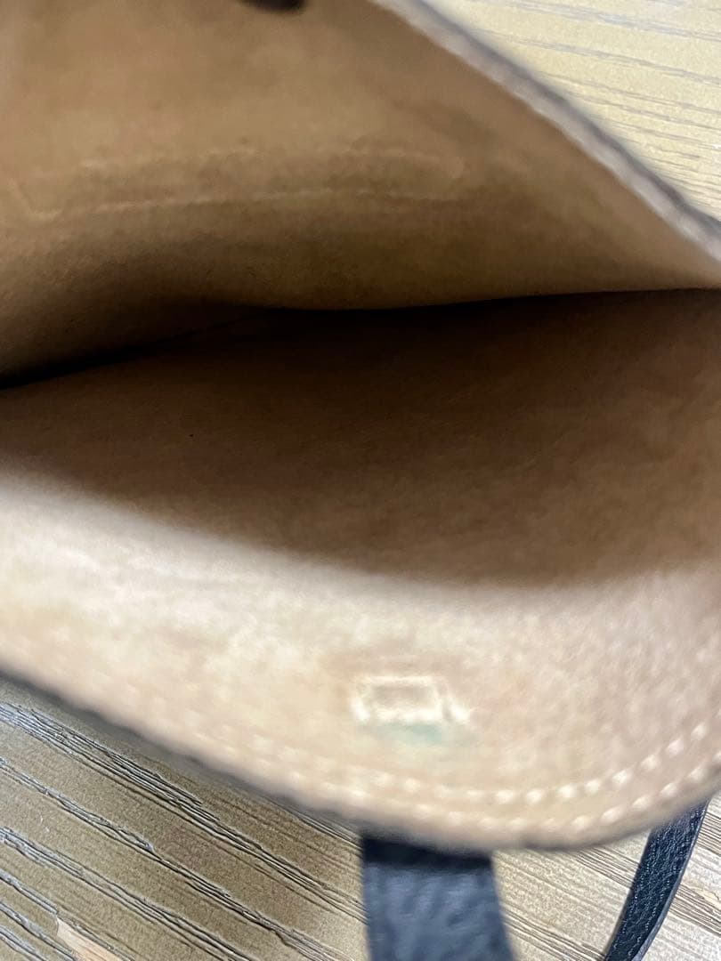 Felisi フェリージ レザー サコッシュ 黒