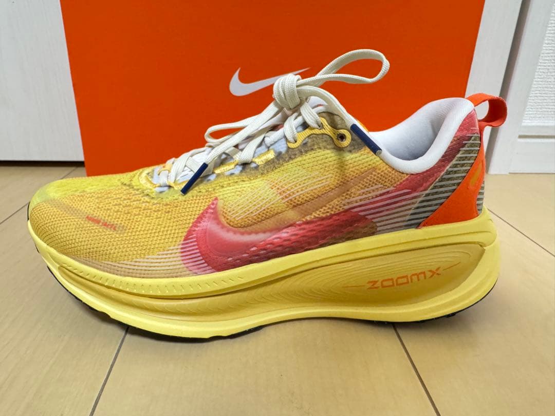 ナイキ　ボメロ18 26.0センチ