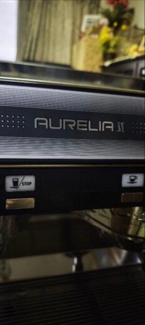 Nuova Simonelli「Aurelia II」エスプレッソマシン