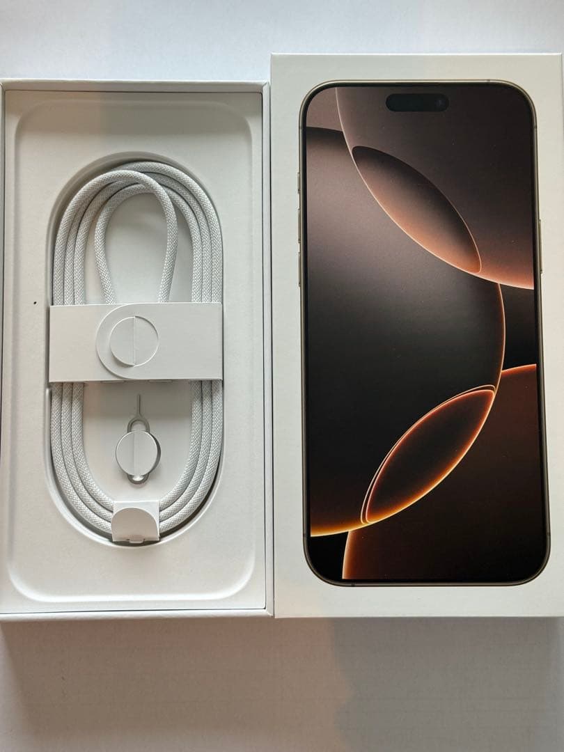 Apple iPhone 16 Pro Max 512GB 箱、未使用ケーブル有