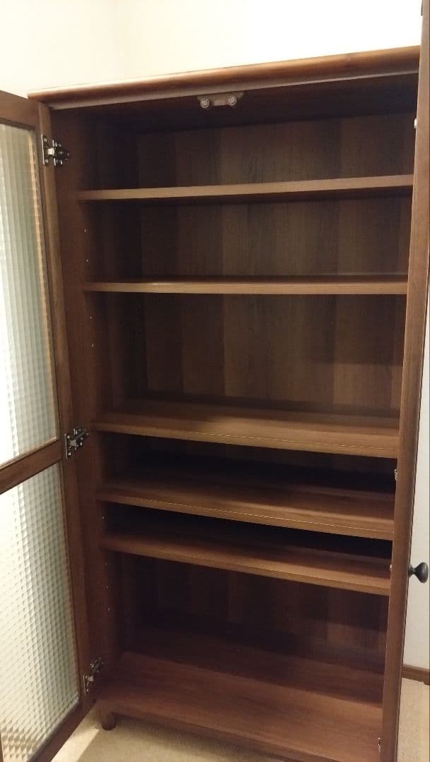 【匿名配送】ウォルナット　ガラスキャビネット