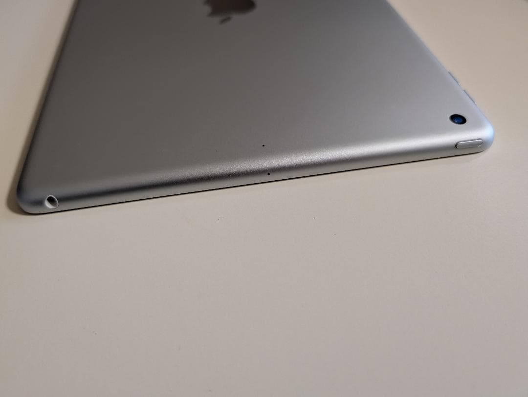 iPad 第8世代 128GB WiFiモデル 美品 バッテリー92%