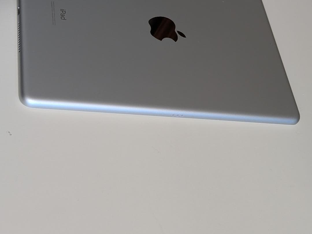 iPad 第8世代 128GB WiFiモデル 美品 バッテリー92%