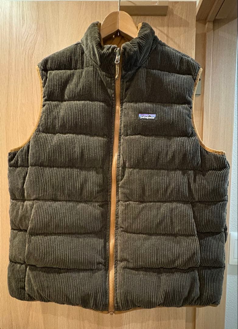 パタゴニアPatagoniaリバーシブルダウンベストXL