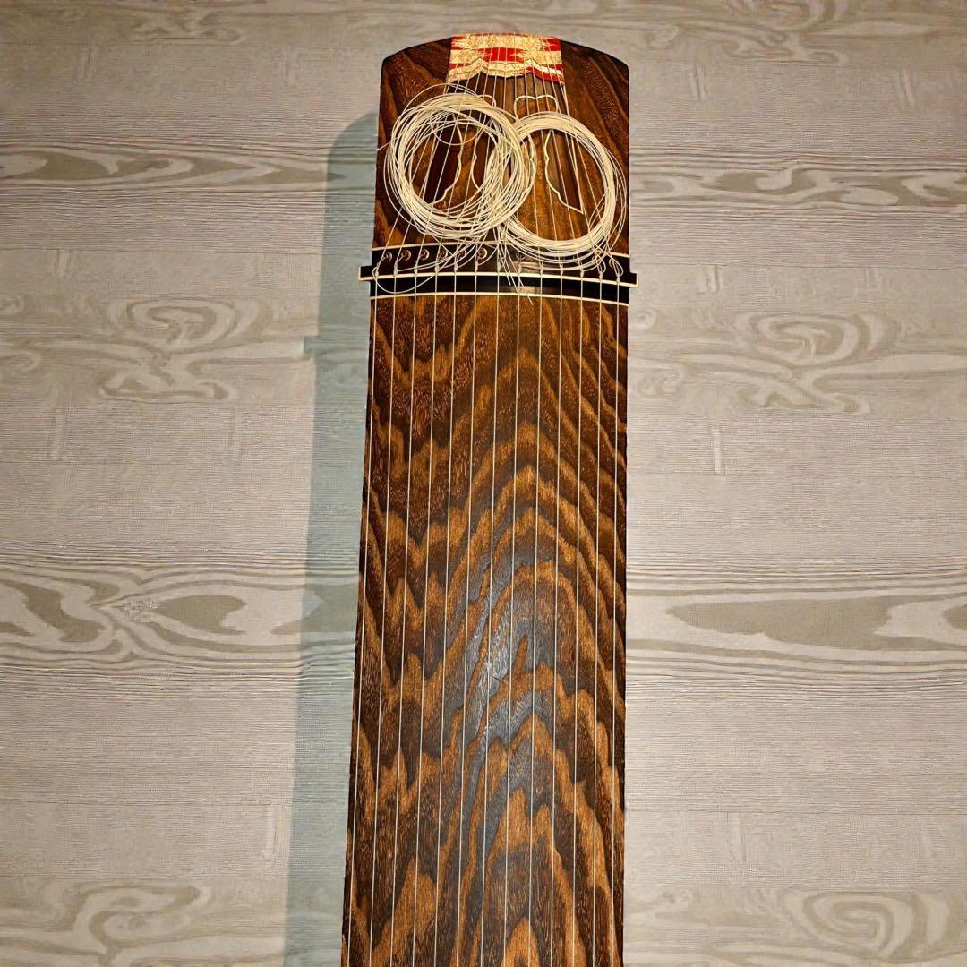 高級琴✨付属品多数✨ フルセット❣️13弦 琴 並甲 木目良好 蒔絵入りケース付き