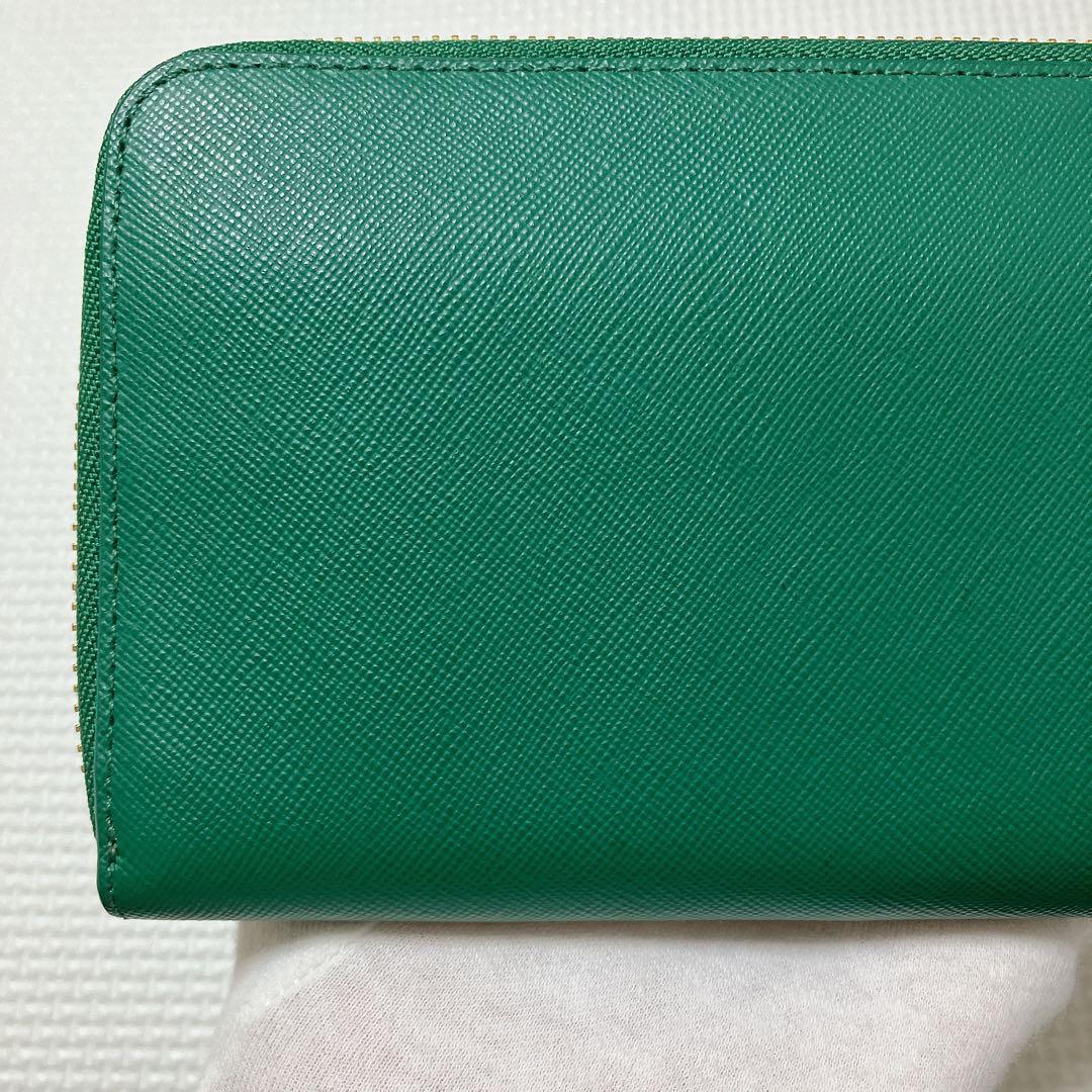 未使用TORY BURCHトリーバーチレザーラウンドジップ長財布　グリーン　緑