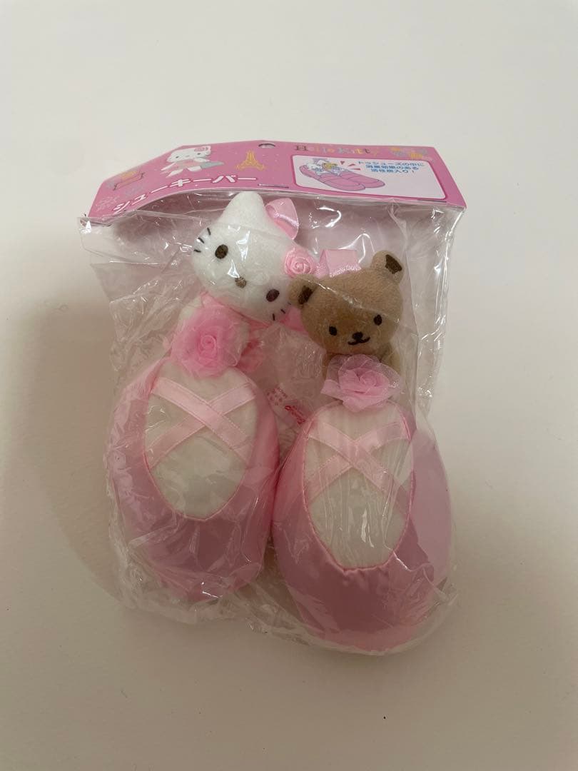 公*o様 新品未使用　Hello Kitty シューキーパー　サンリオ Sanr