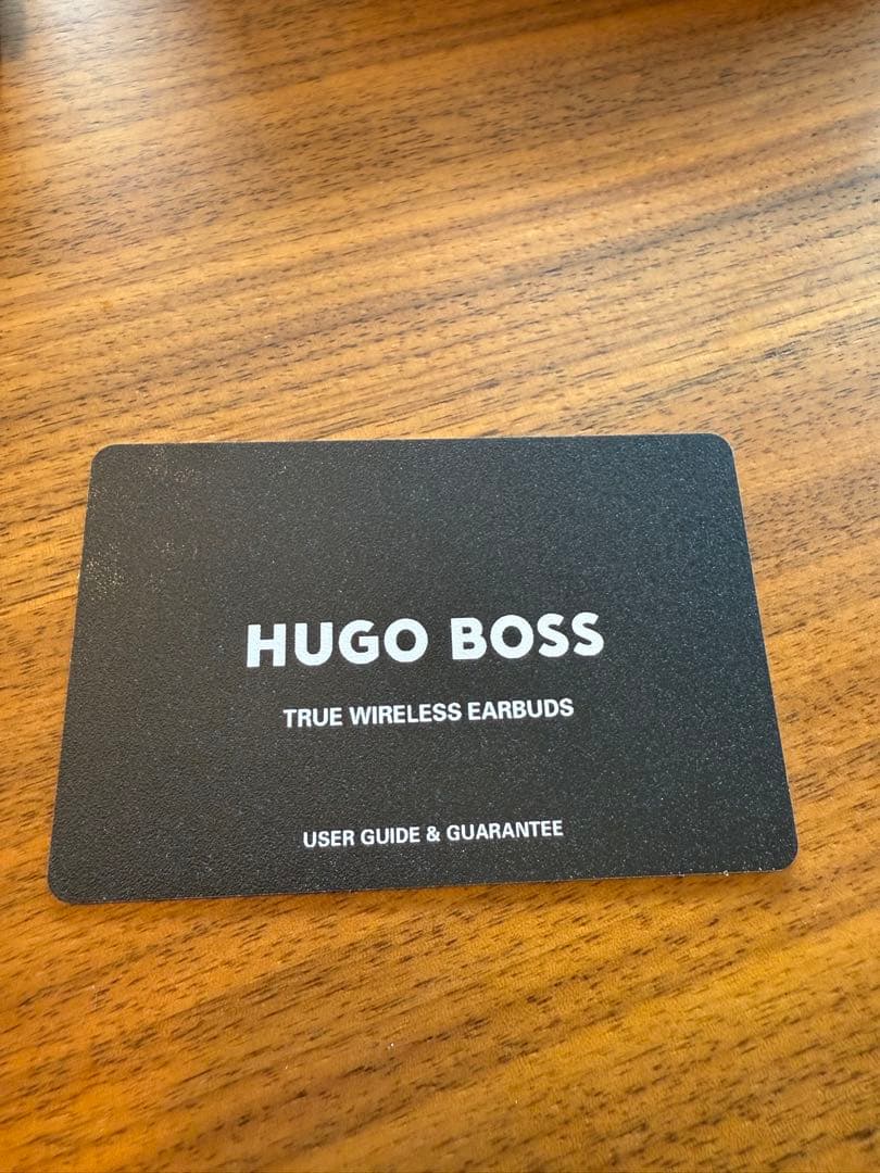 【新品 未使用】HUGO BOSS ワイヤレスイヤホン ブラック　黒　海外限定品
