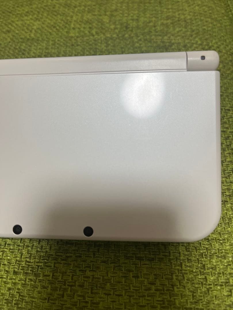 Newニンテンドー3DSLL パールホワイトと、透明外観保護カバー付き