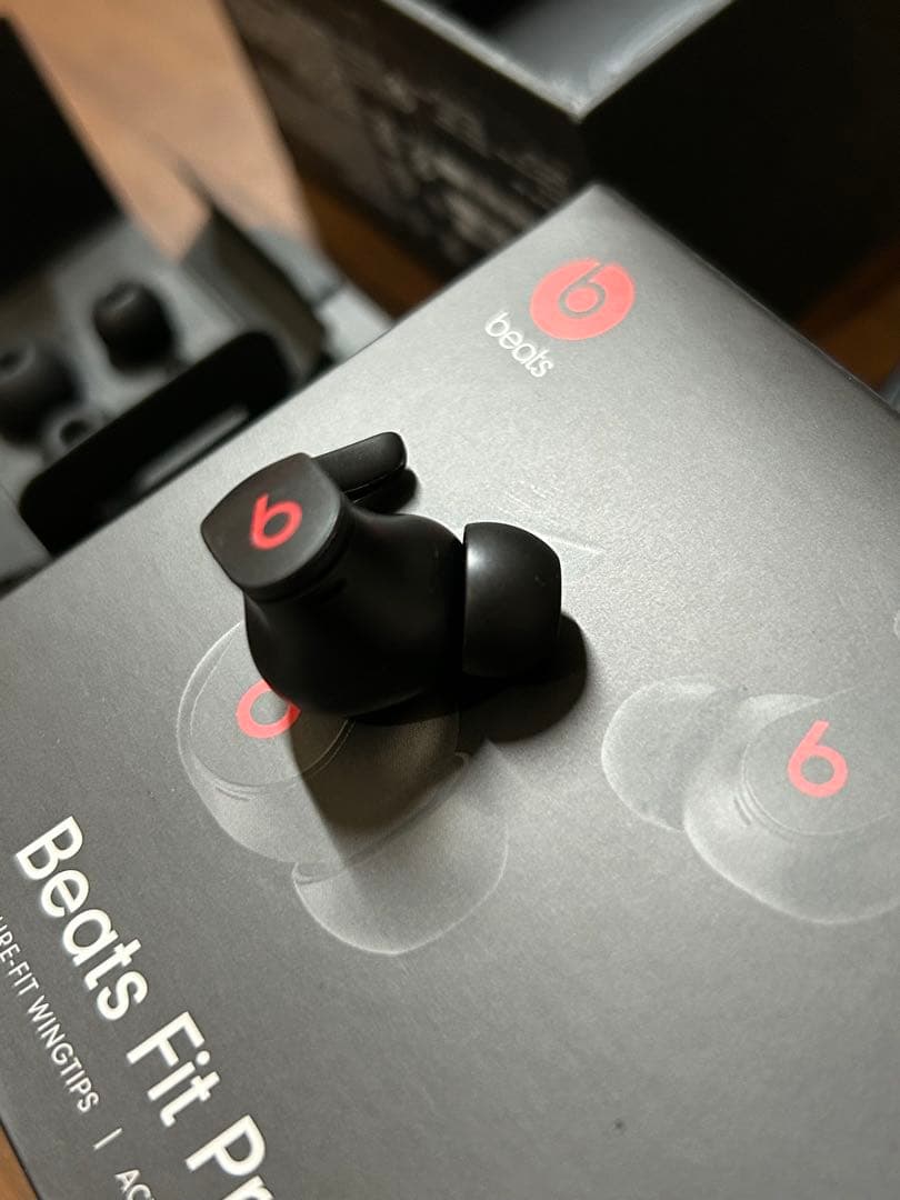 【Beats Fit Pro】箱・付属品付き ※イヤーチップM 片方欠品