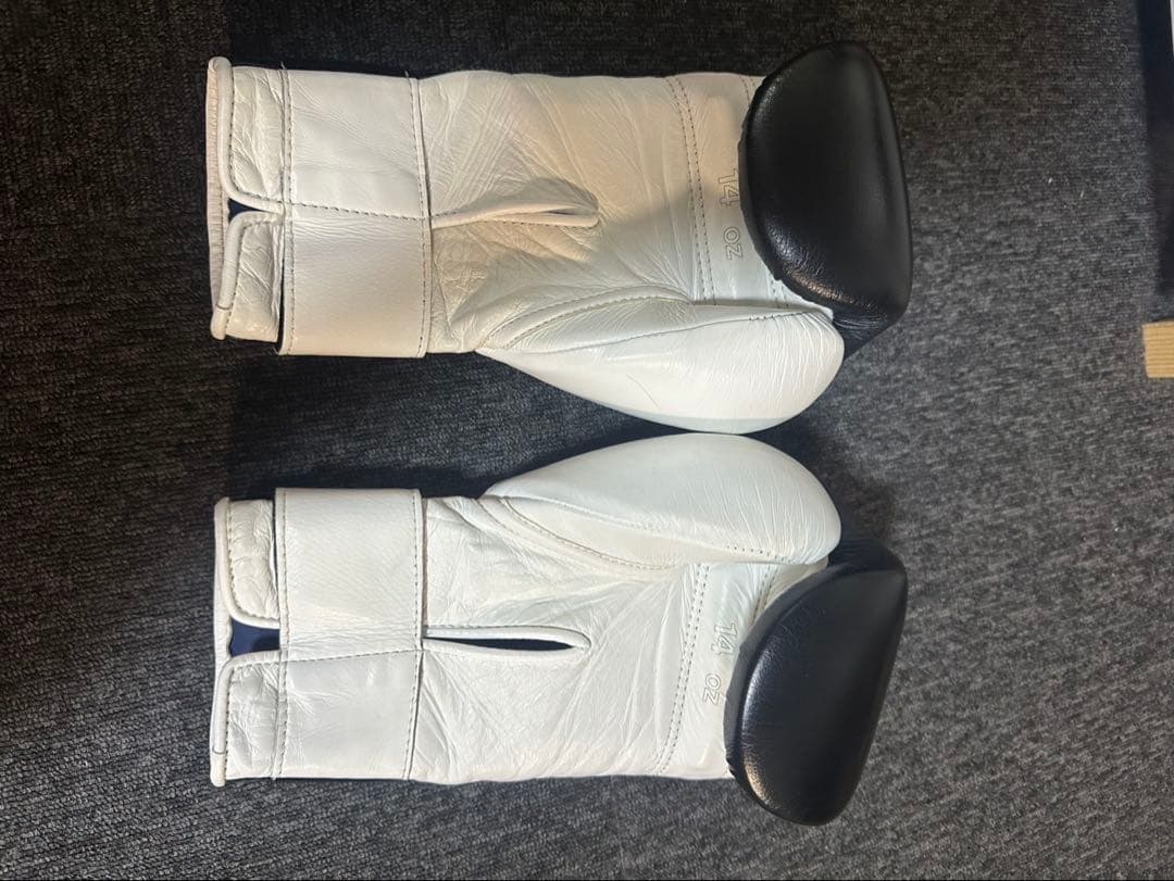 Winning ボクシンググローブ 黒/白 14oz