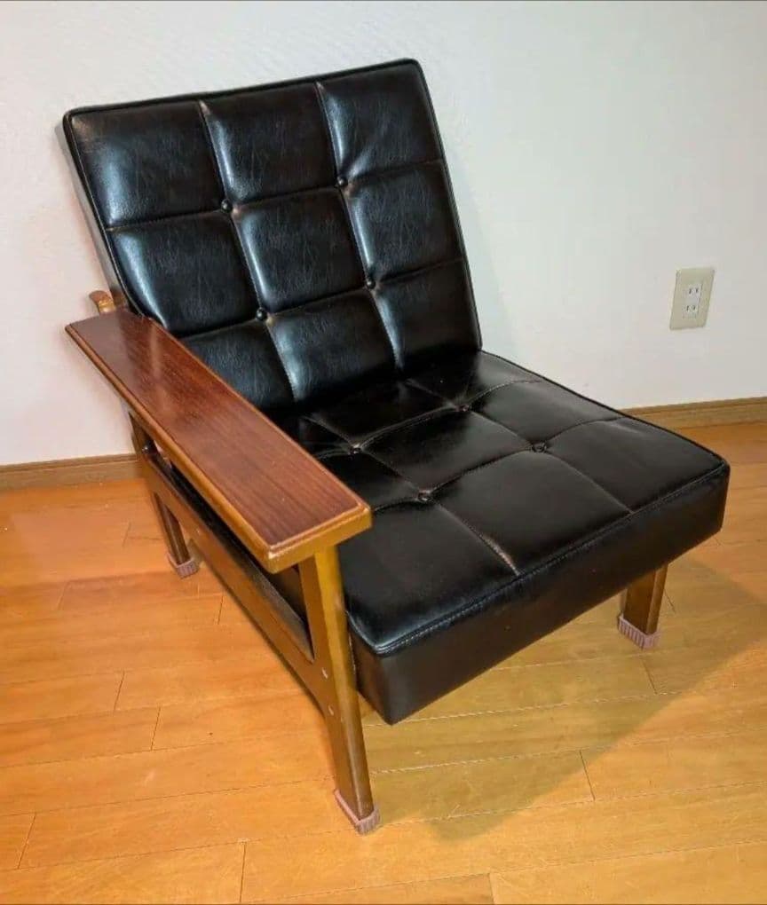 《送料込》カリモク Kチェア 右 スタンダードブラック 1シーター ソファ椅子