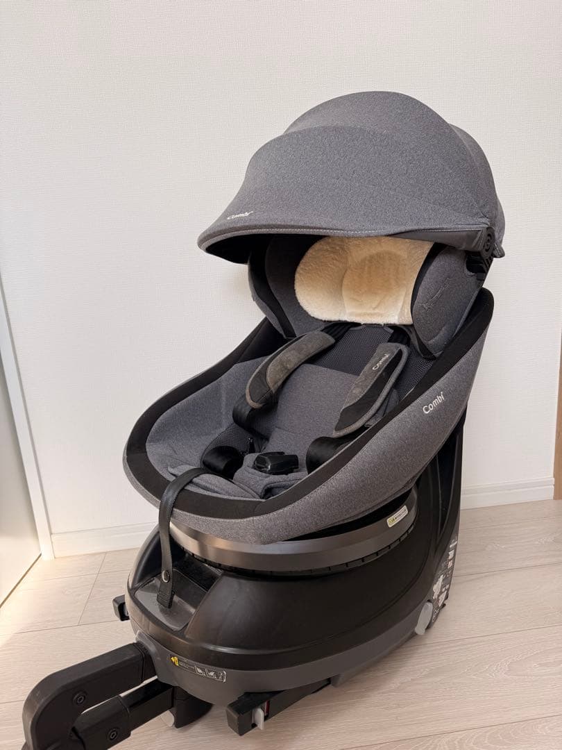 combi チャイルドシート　ISOFIX 車用