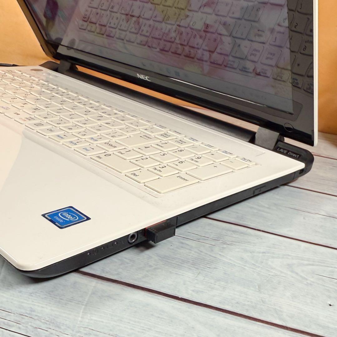 ホワイトノートPC☘️メモリ8GB☘️SSD256☘️カメラ☘️Office2021