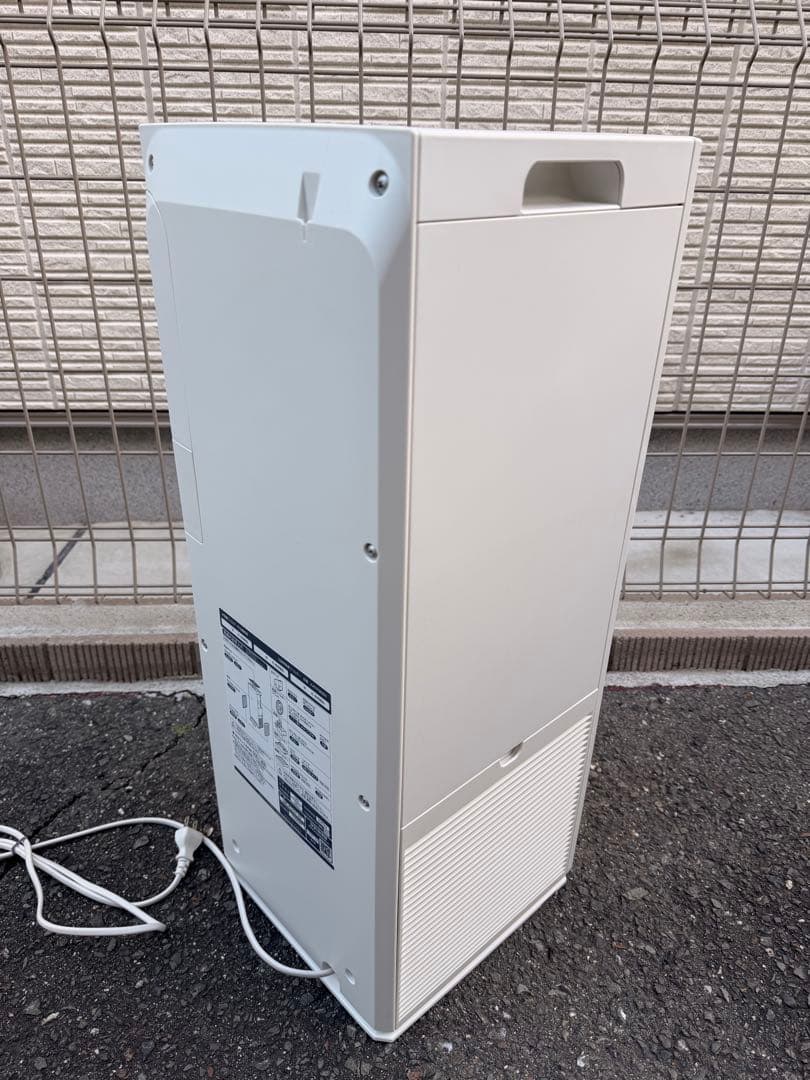【美品】2023年製 ダイキン 加湿空気清浄機 ストリーマ MCK50Y-W