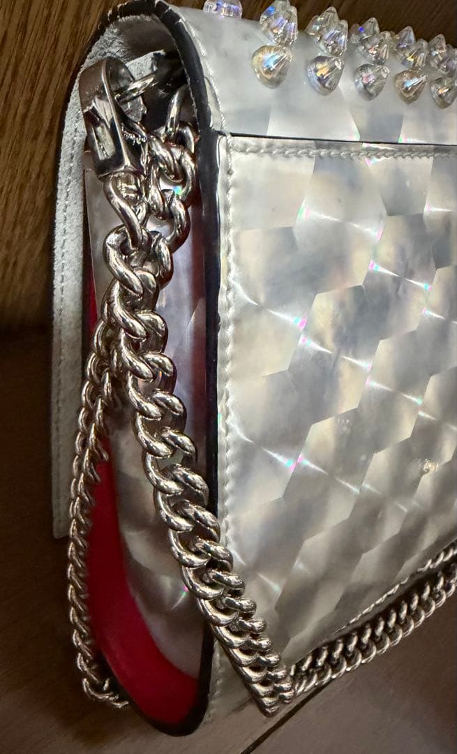 Christian Louboutin スタッズ付きシルバークラッチバッグ