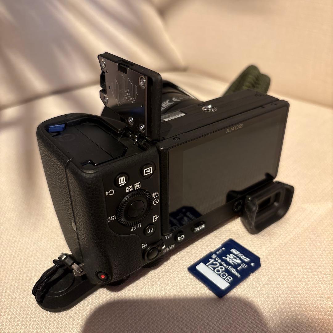 sony α6600標準レンズ付き ＋高倍率ズームレンズ＆予備バッテリー等