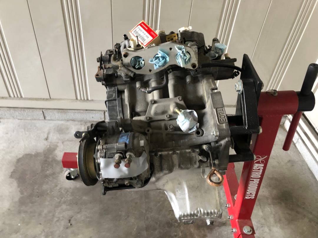 引き取り限定E07A エンジン本体　走行距離　95000キロ