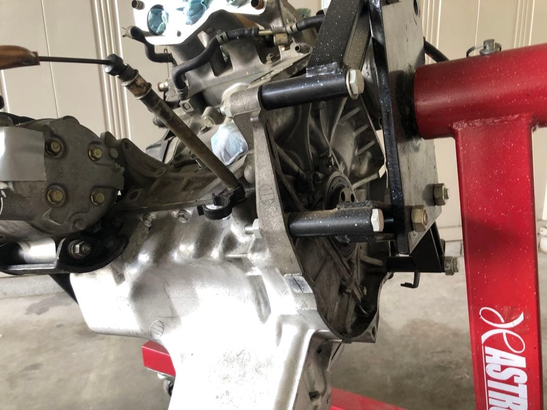 引き取り限定E07A エンジン本体　走行距離　95000キロ