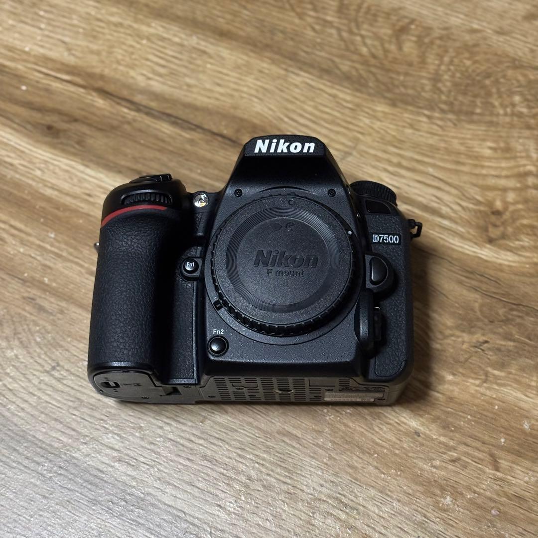 明日まで‼️週末価格　Nikon D7500 一眼　ボディのみ