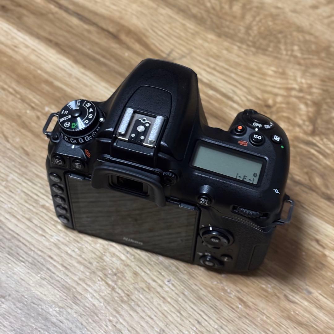 明日まで‼️週末価格　Nikon D7500 一眼　ボディのみ
