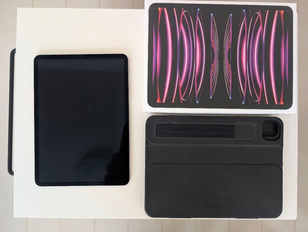 M2 iPad Pro (11インチ)(第4世代)+外箱+ESRケース