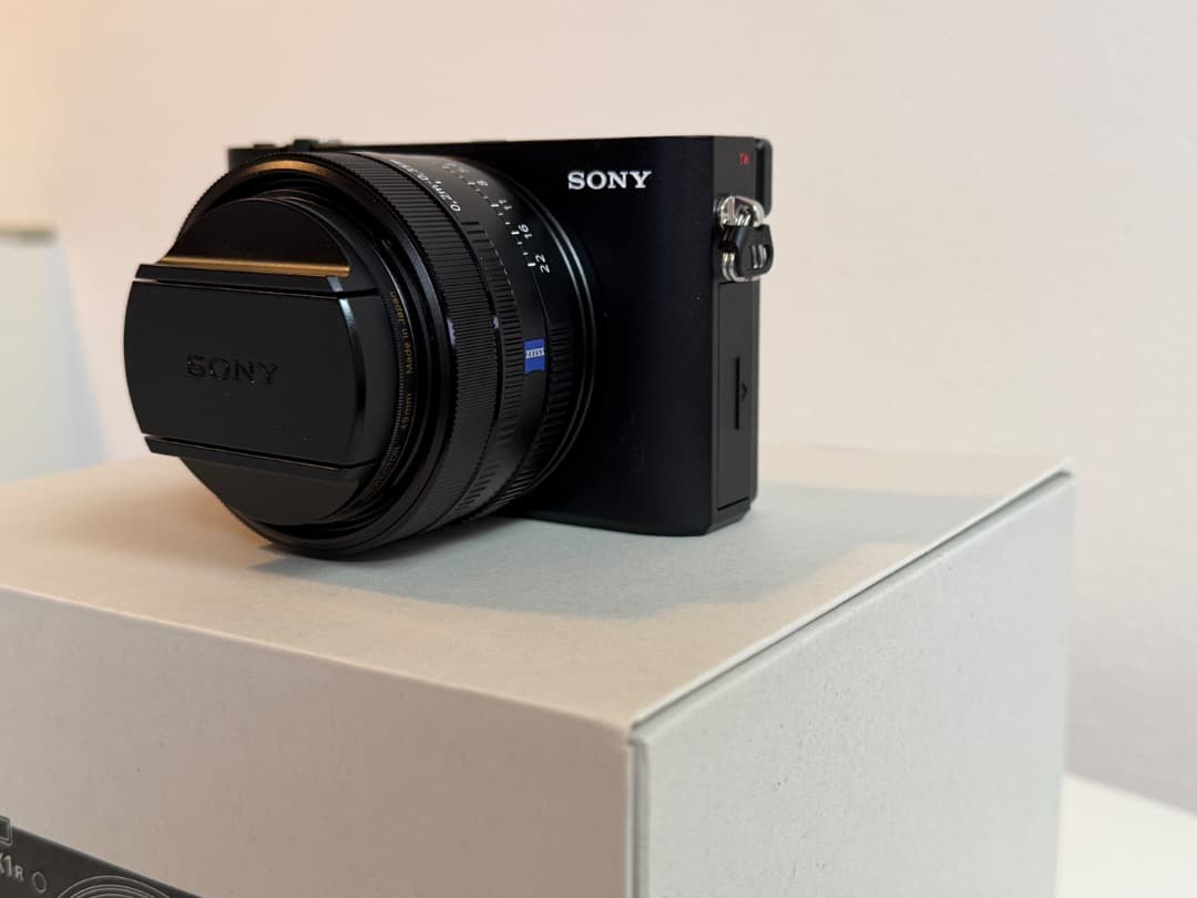 【新品同様】SONY RX1R III (DSC-RX1RM3) メーカー保証付