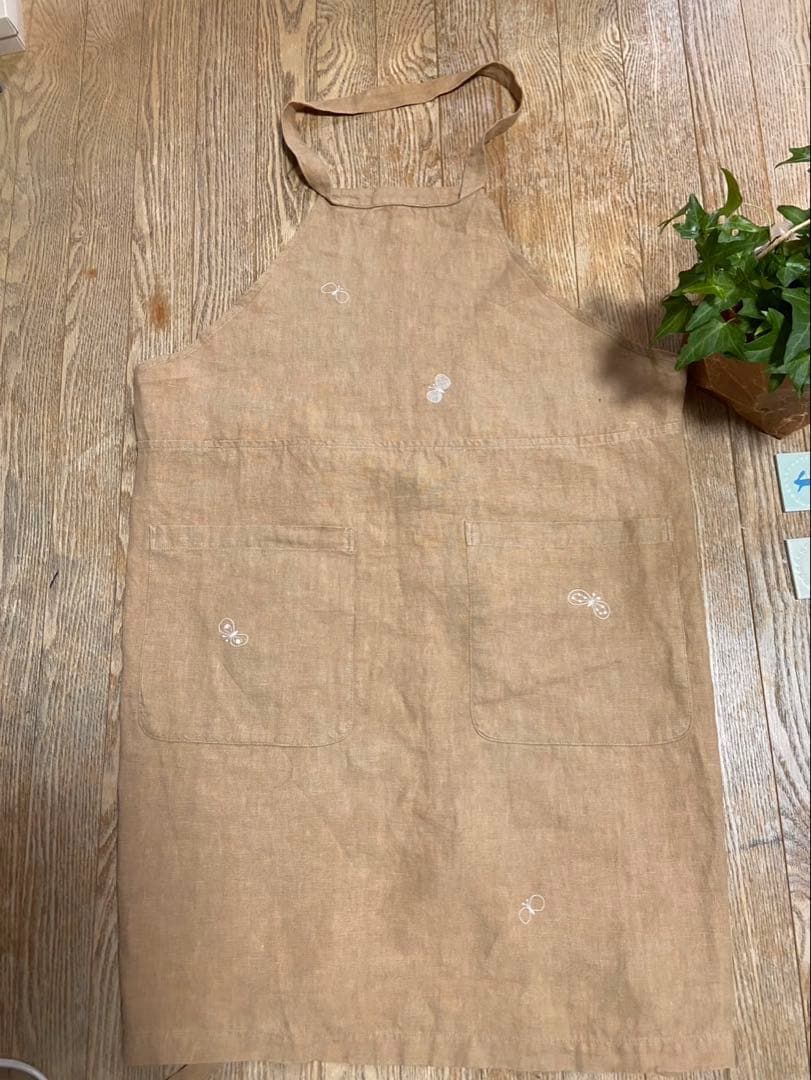 mina perhonen 新品タグ付き　choucho エプロン　ベージュ