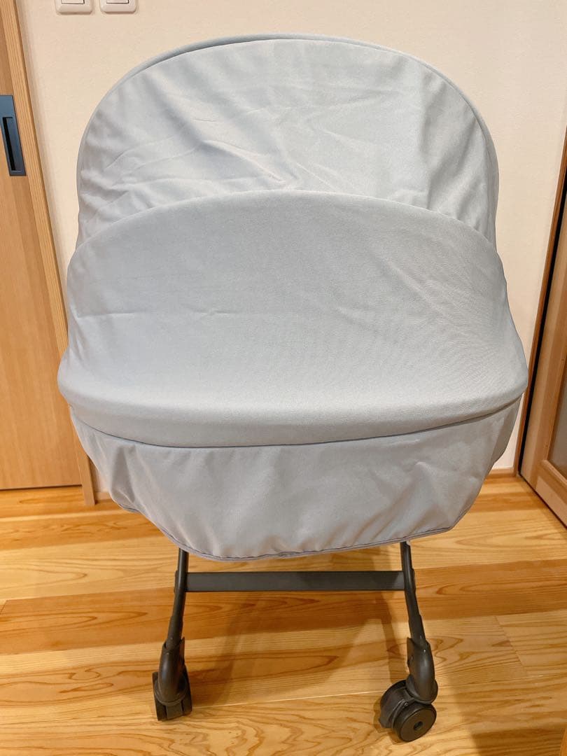 【美品＊ハイグレードモデル】コンビ ネムリラ オートスウィング　電動