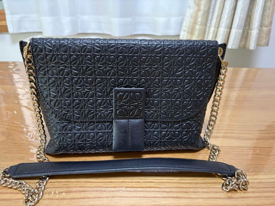 ロエベ　アベニュー　リピートアナグラム　チェーンバッグ　ショルダーバッグ　黒