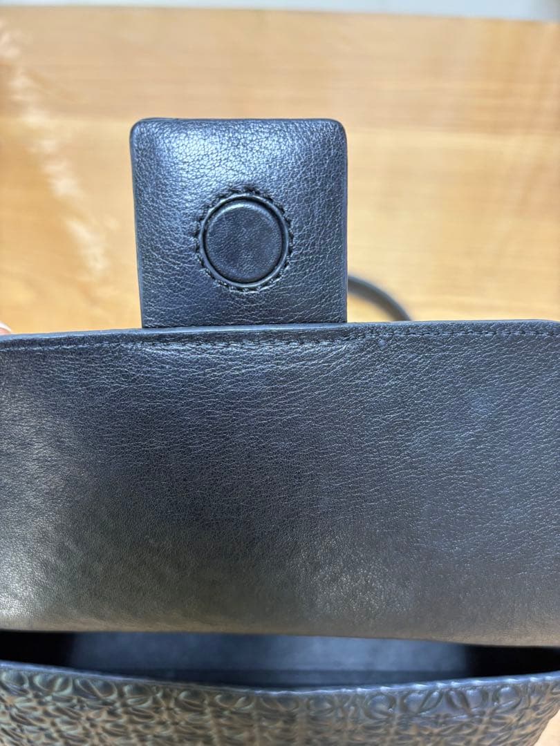 ロエベ　アベニュー　リピートアナグラム　チェーンバッグ　ショルダーバッグ　黒