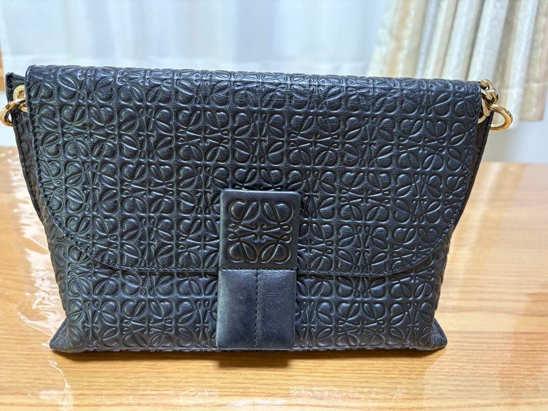 ロエベ　アベニュー　リピートアナグラム　チェーンバッグ　ショルダーバッグ　黒