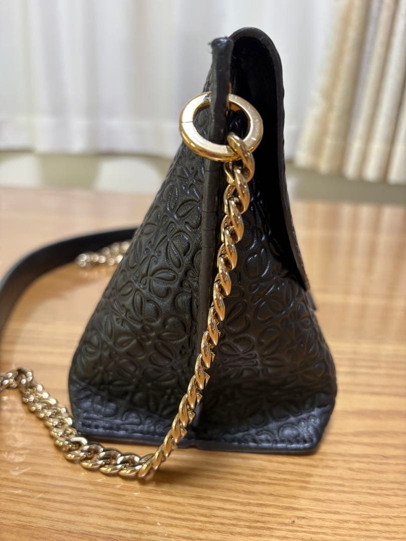 ロエベ　アベニュー　リピートアナグラム　チェーンバッグ　ショルダーバッグ　黒