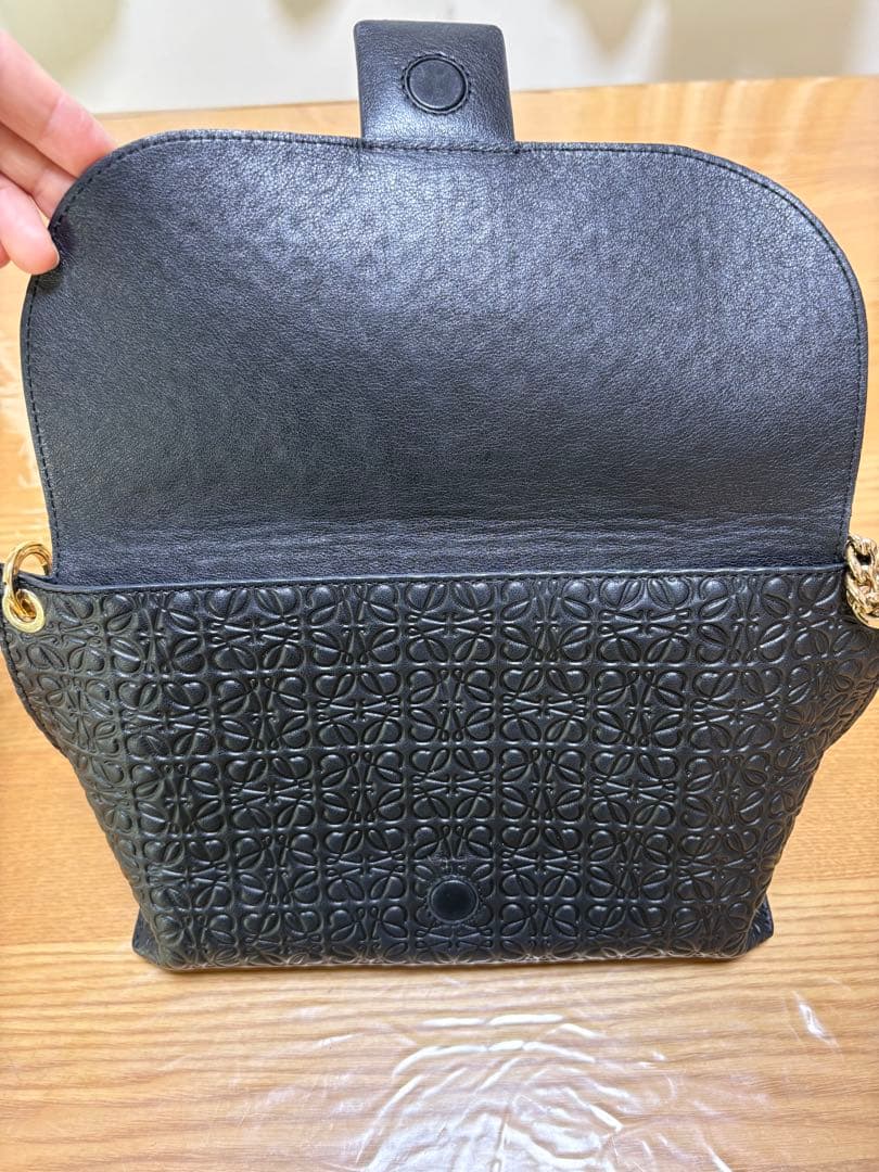 ロエベ　アベニュー　リピートアナグラム　チェーンバッグ　ショルダーバッグ　黒