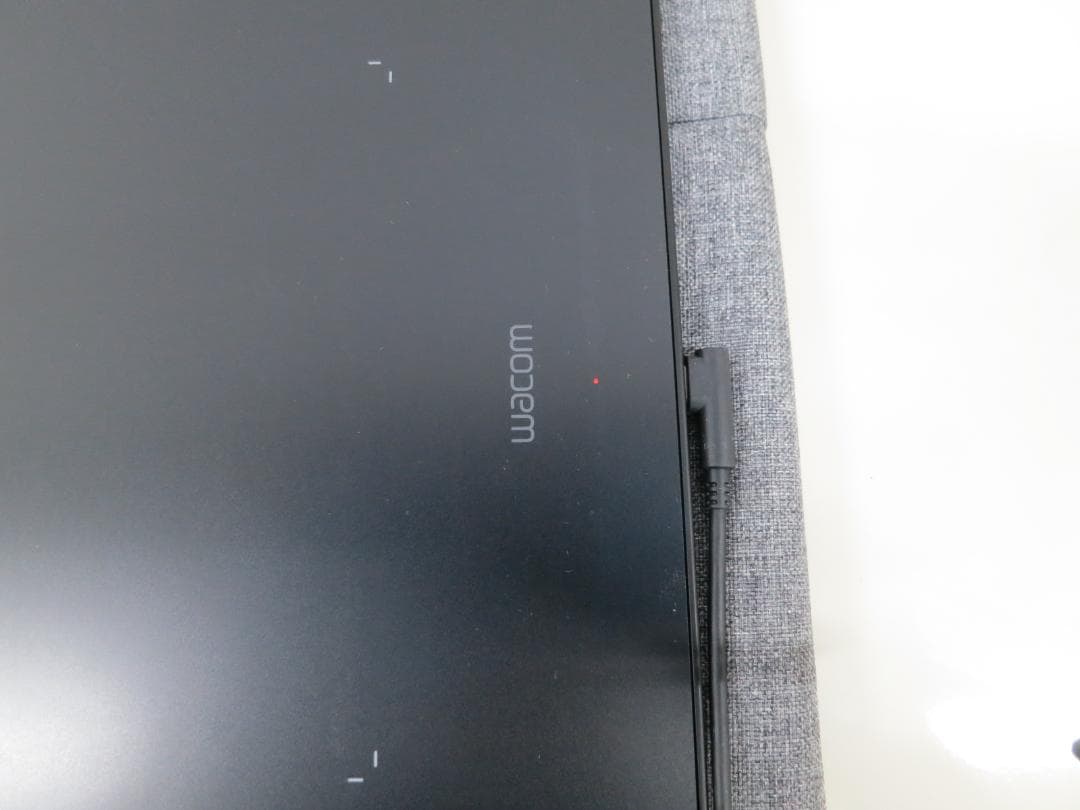 美品 Wacom Intuos Pro PTH-660 ペンタブレット
