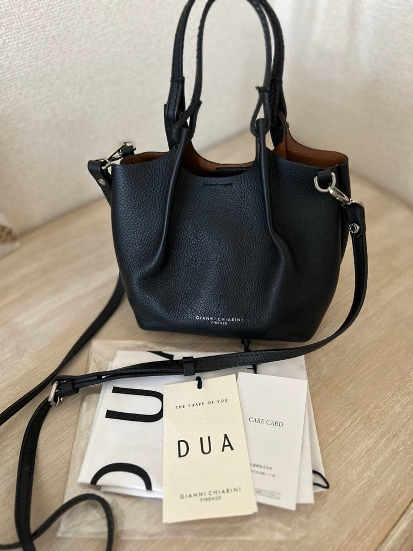 ジャンニキャリーニ　ＤＵＡショルダーバッグ